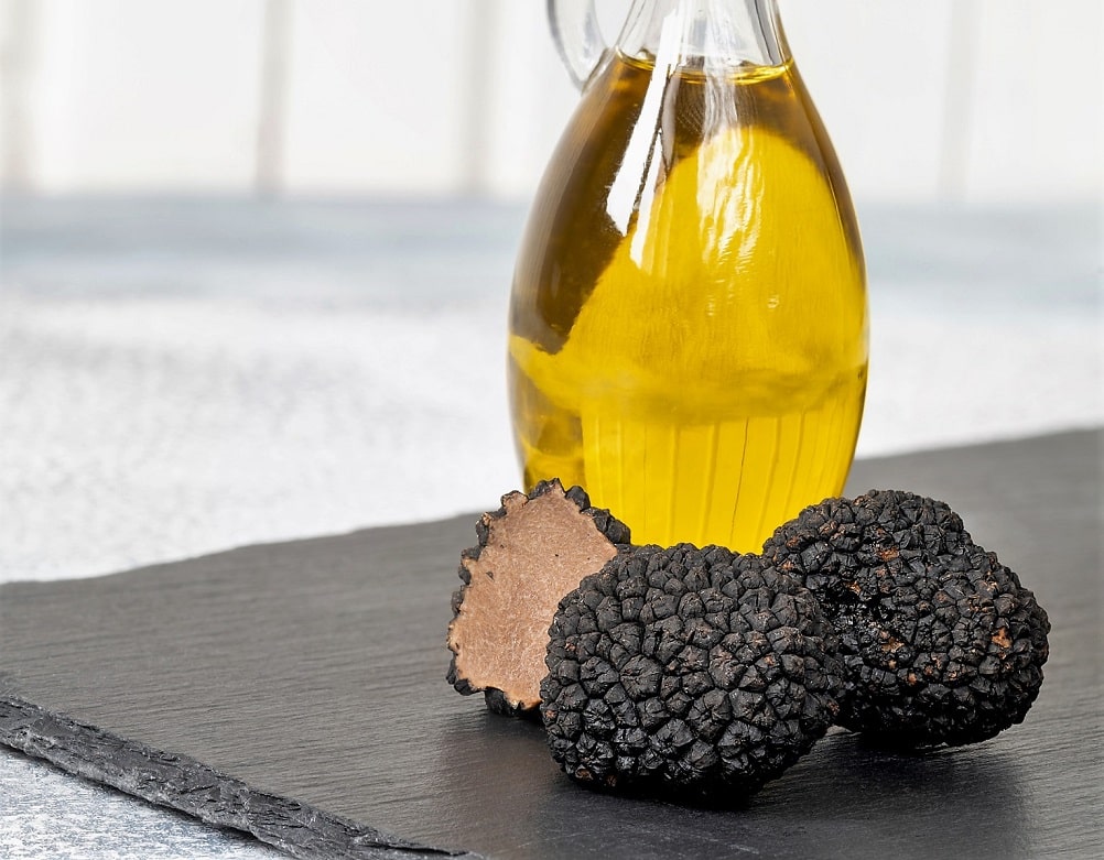 Conservar trufas negras en aceite de oliva, coñac, congelador y otros métodos