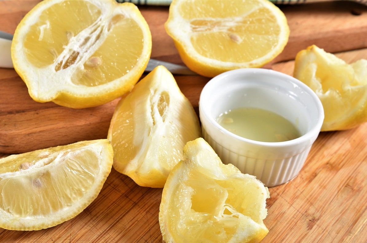 Prevenir la oxidación de frutas conservadas con zumo de limón